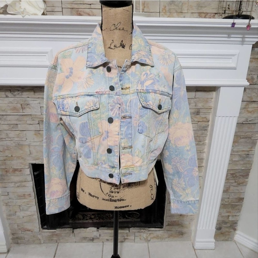 BLANK NYC boho floral cropped denim Jean jacket new!!!